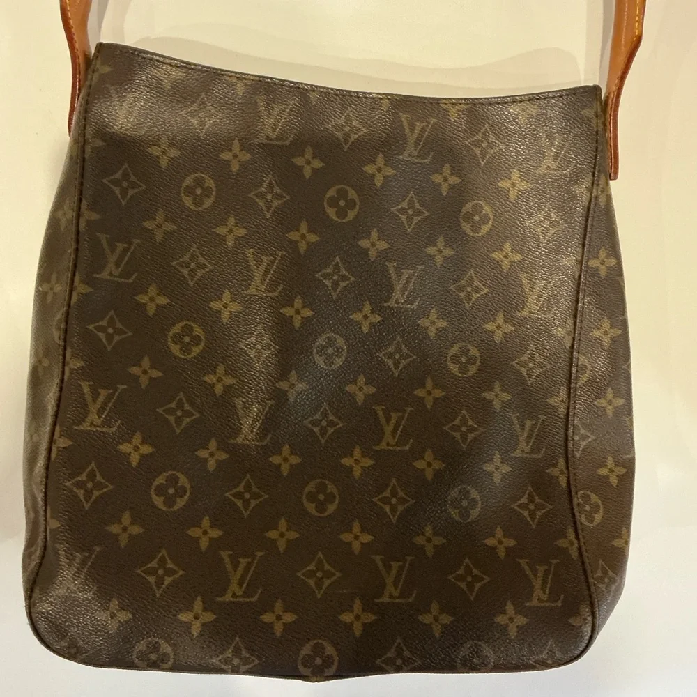 Louis Vuitton Looping MM Monogram Zippered Tote Bag w/ Hand Painted Luggage Tag - Picture 5 of 13